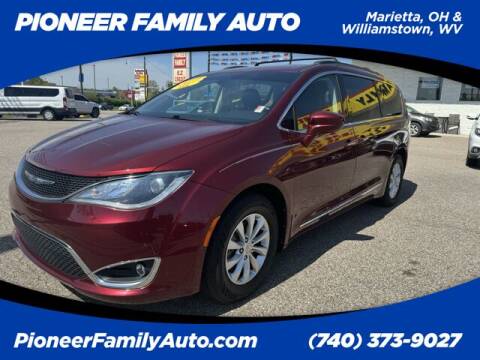 2017 Chrysler Pacifica for sale at Pioneer Family Preowned Autos of WILLIAMSTOWN in Williamstown WV