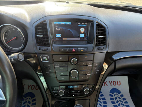 2013 Buick Regal Premium 1