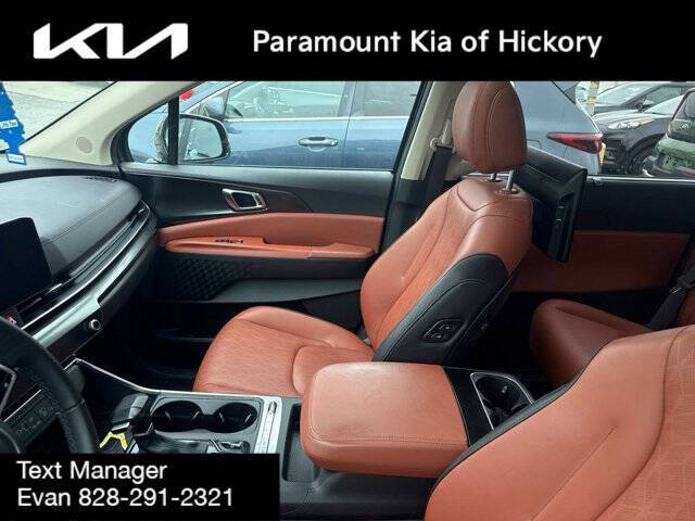2025 Kia Carnival SX