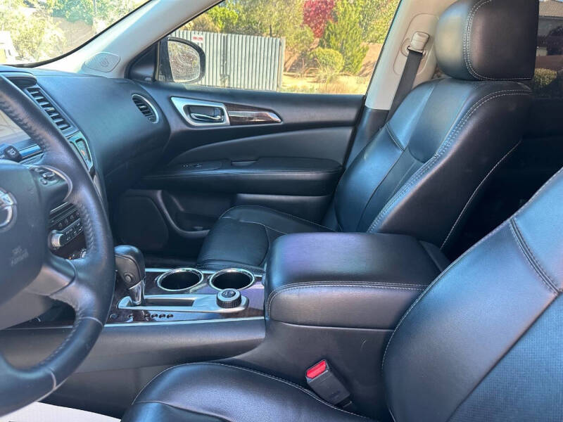 2016 Nissan Pathfinder Platinum