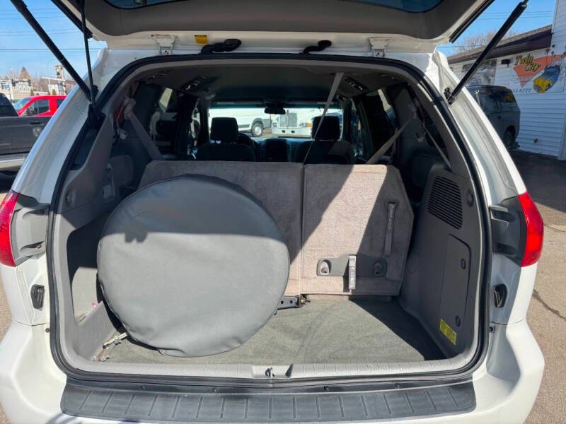 2008 Toyota Sienna LE 7-Passenger