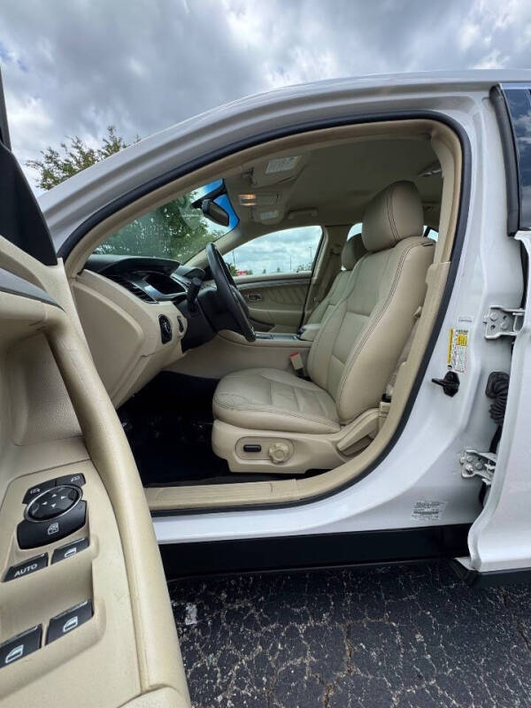 2015 Ford Taurus SEL