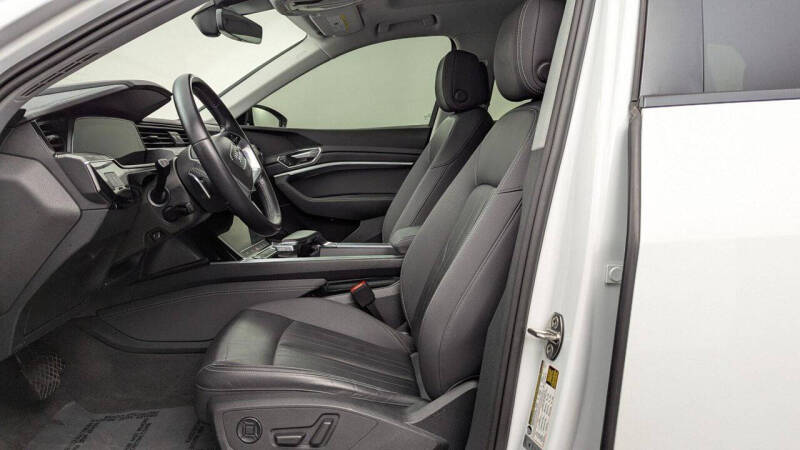 2021 Audi e-tron quattro Premium