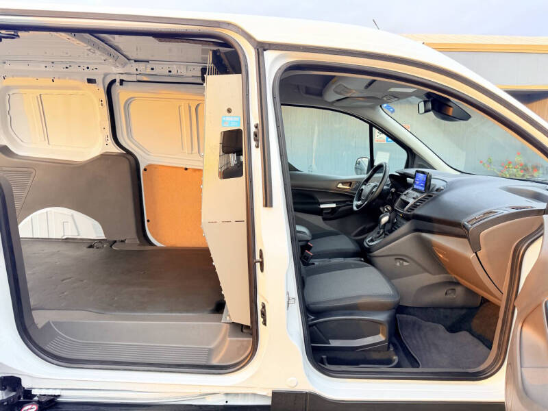 2023 Ford Transit Connect XLT