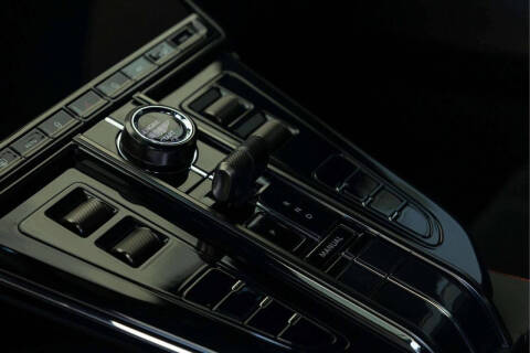 2025 Aston Martin Vantage