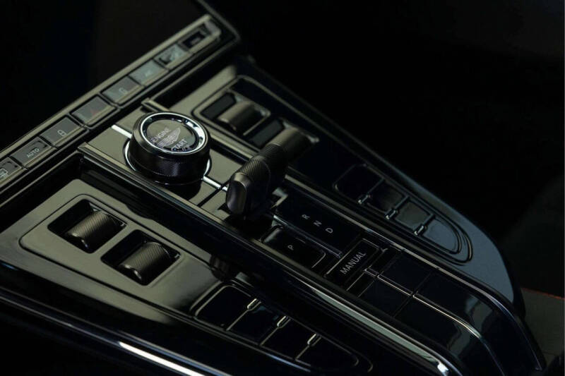 2025 Aston Martin Vantage