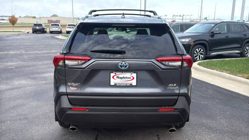 2020 Toyota RAV4 Hybrid XLE