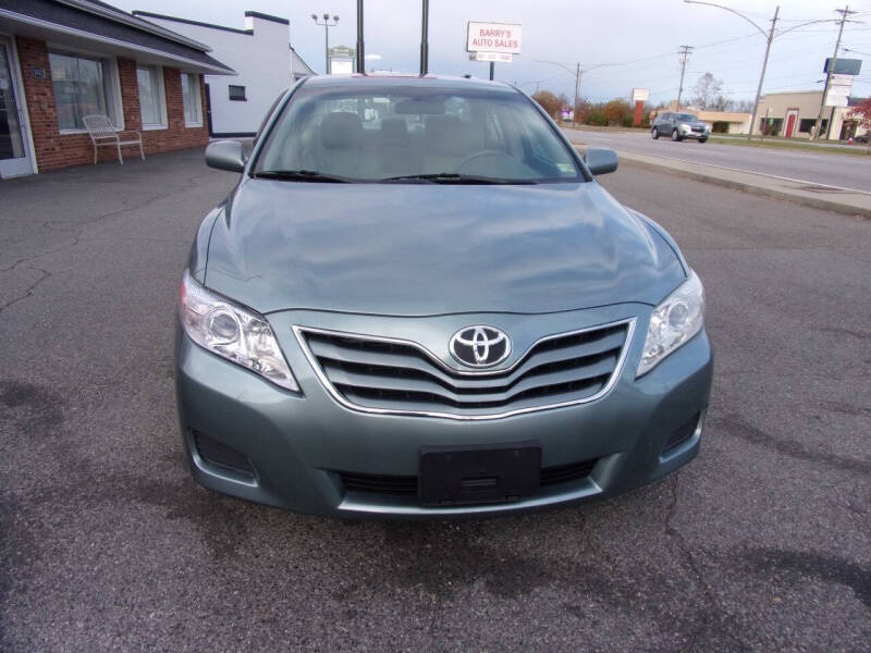 2010 Toyota Camry LE photo 9