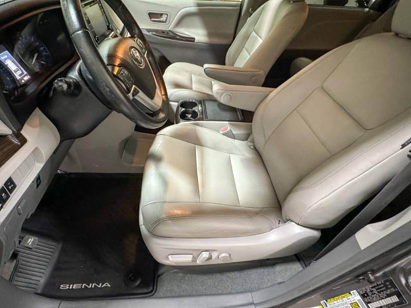 2019 Toyota Sienna Limited Premium 7-Passenger