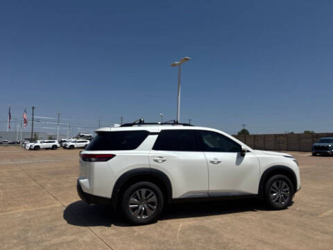 2024 Nissan Pathfinder SV