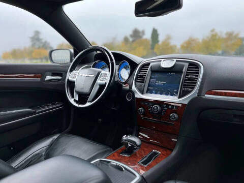 2012 Chrysler 300 Limited