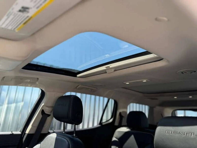2022 GMC Acadia Denali