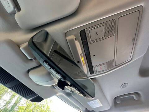 2020 Land Rover Defender 110 SE