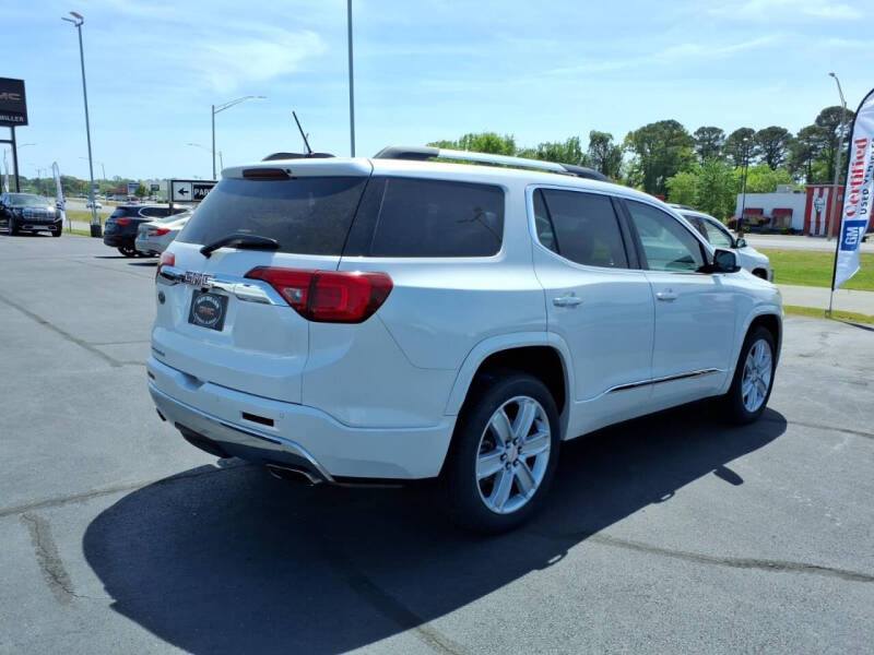 2017 GMC Acadia Denali