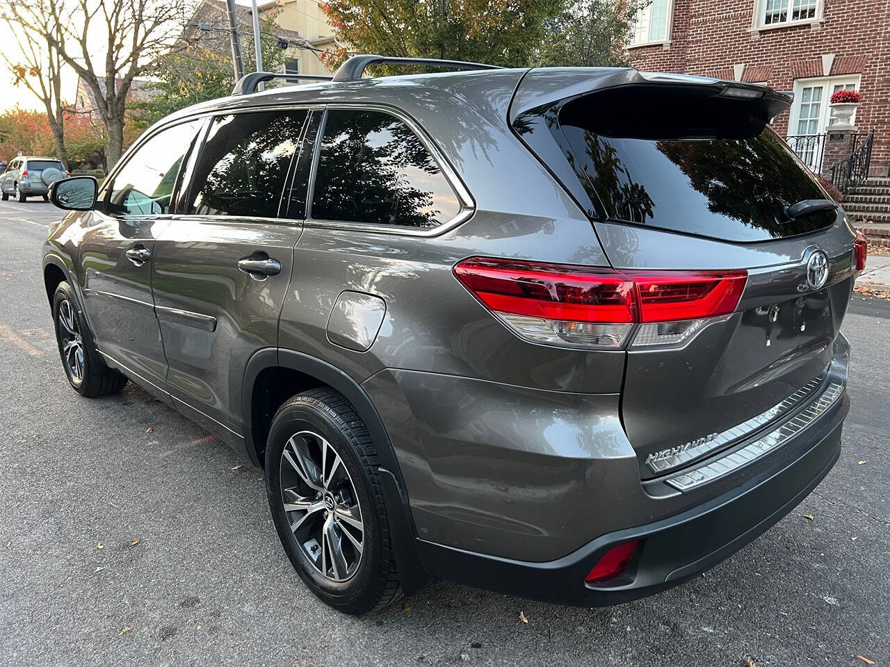 2017 Toyota Highlander for sale at VLD HOLDING INC. in Brooklyn, NY