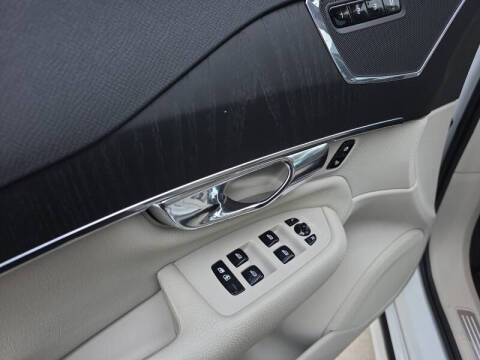 2020 Volvo XC90 T5 Momentum