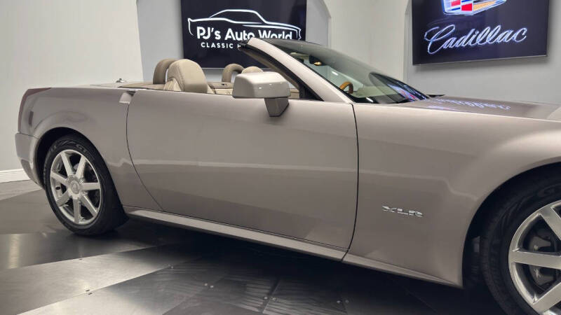 2004 Cadillac XLR