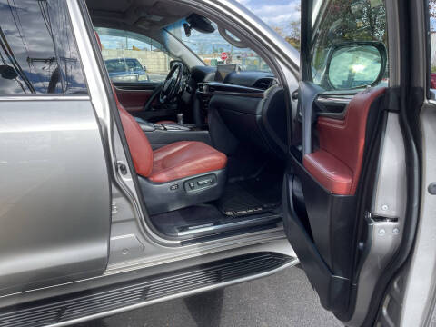 2018 Lexus LX 570 Three-Row