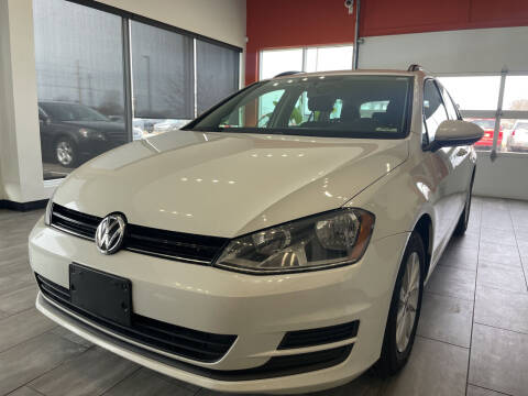 2016 Volkswagen Golf SportWagen for sale at Evolution Autos in Whiteland IN