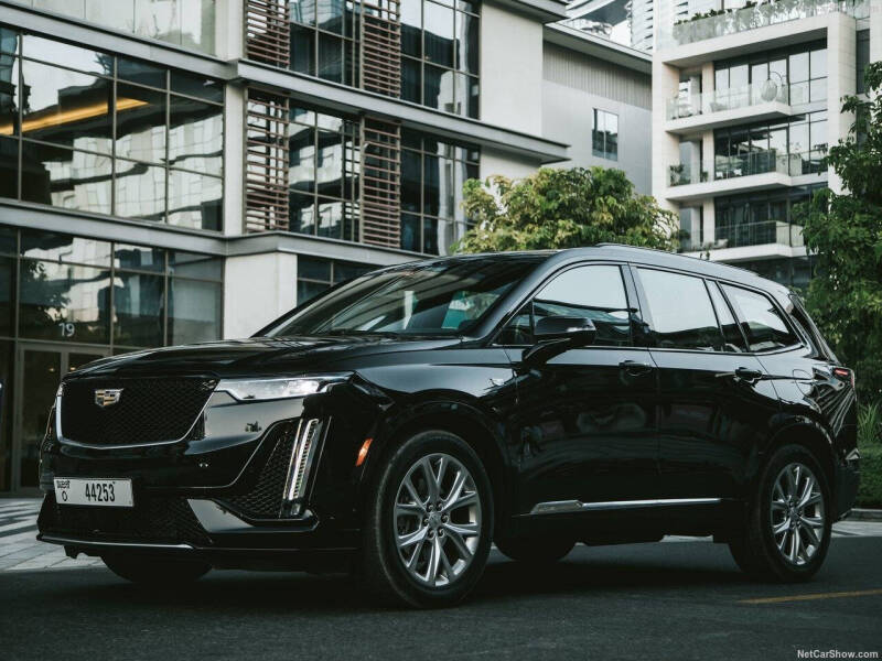 2025 Cadillac XT6 Luxury