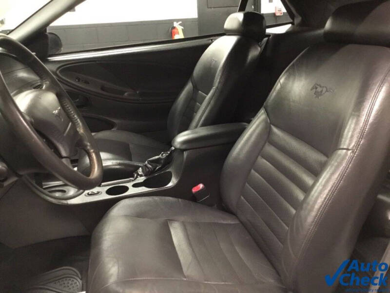2003 Ford Mustang