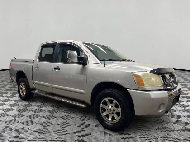 2004 Nissan Titan LE