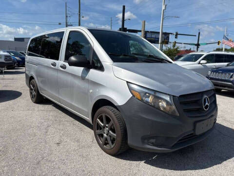 2017 Mercedes-Benz Metris Worker Passenger