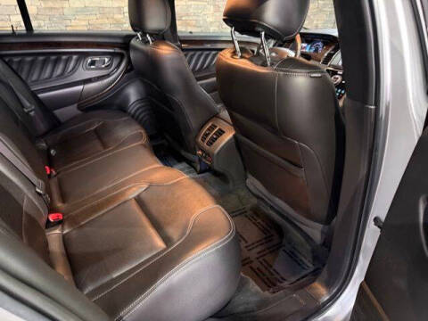 2017 Ford Taurus Limited