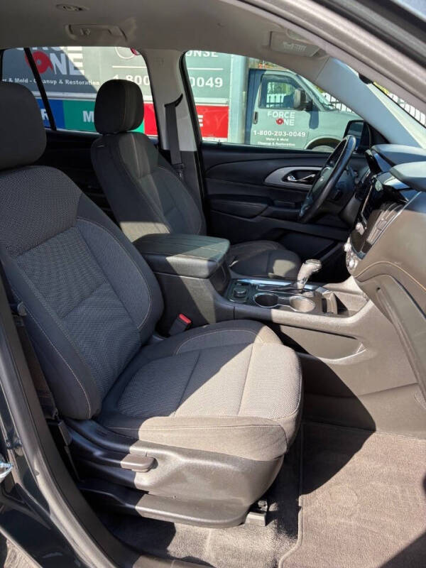 2020 Chevrolet Traverse LT Cloth