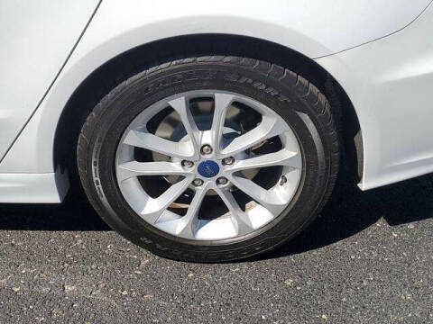 2020 Ford Fusion SE