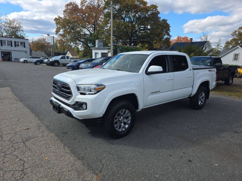 2018 Toyota Tacoma SR5's photo