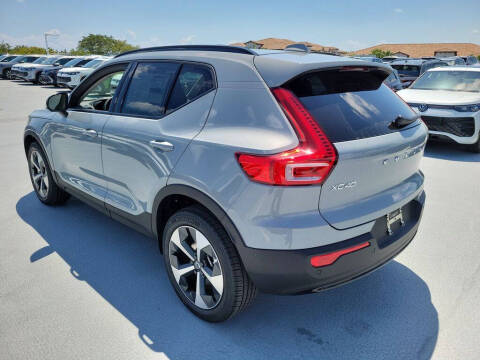 2026 Volvo XC40 B5 Plus
