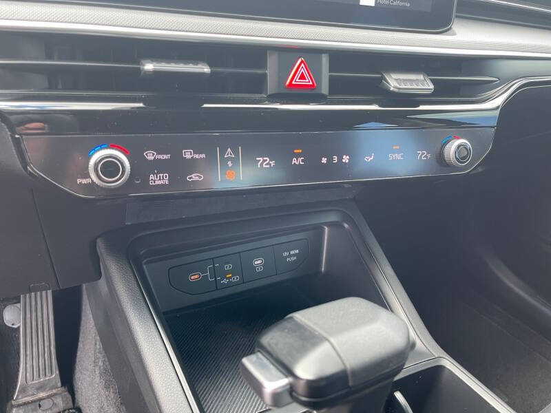 2025 Kia K5 LXS
