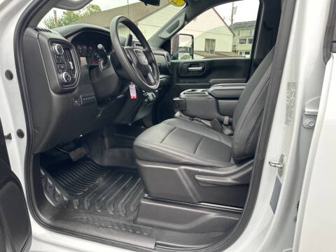 2022 GMC SIERRA UTILITY