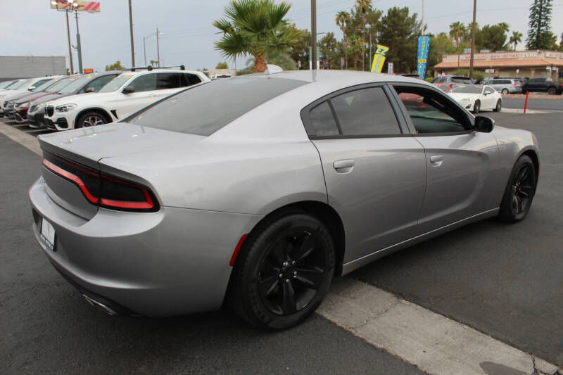2017 Dodge Charger SXT