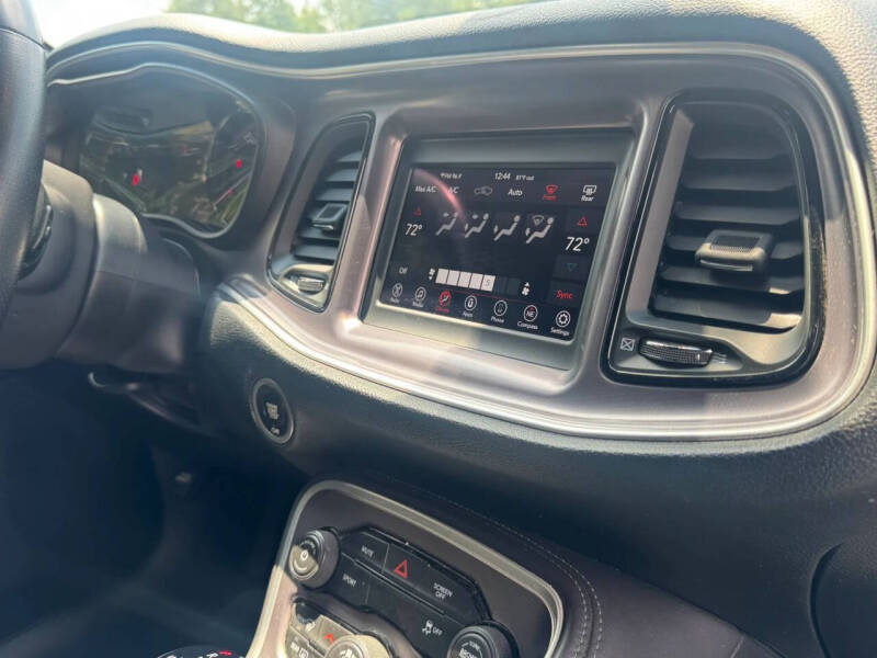 2019 Dodge Challenger SXT
