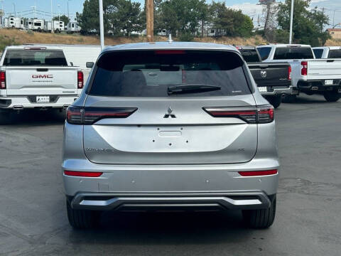 2025 Mitsubishi Outlander SE