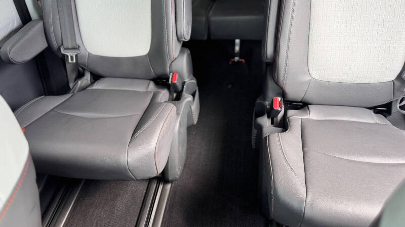 2023 Toyota Sienna XSE 7-Passenger