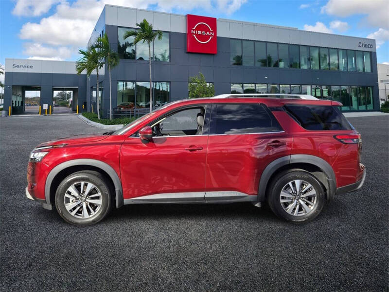 2023 Nissan Pathfinder SL