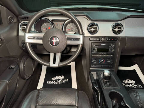 2005 Ford Mustang GT Deluxe