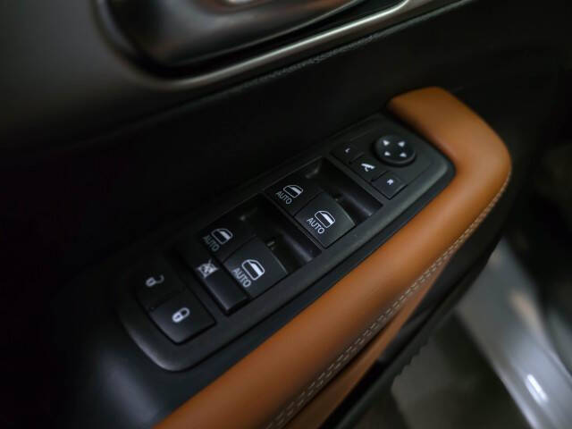 2025 Chrysler Pacifica Plug-In Hybrid Pinnacle