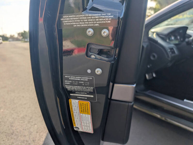 2005 Aston Martin DB9 Volante