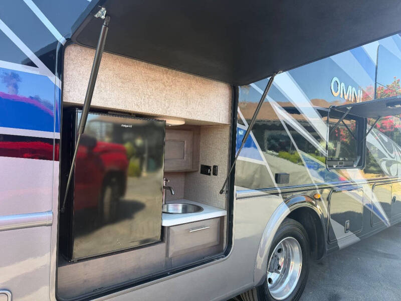 2021 Thor Motor Coach Omni