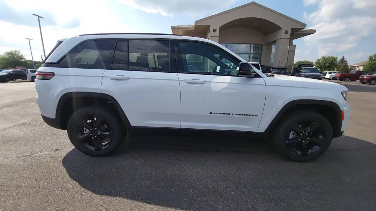 2024 Jeep Grand Cherokee for sale at Victoria Auto Sales in Victoria, MN