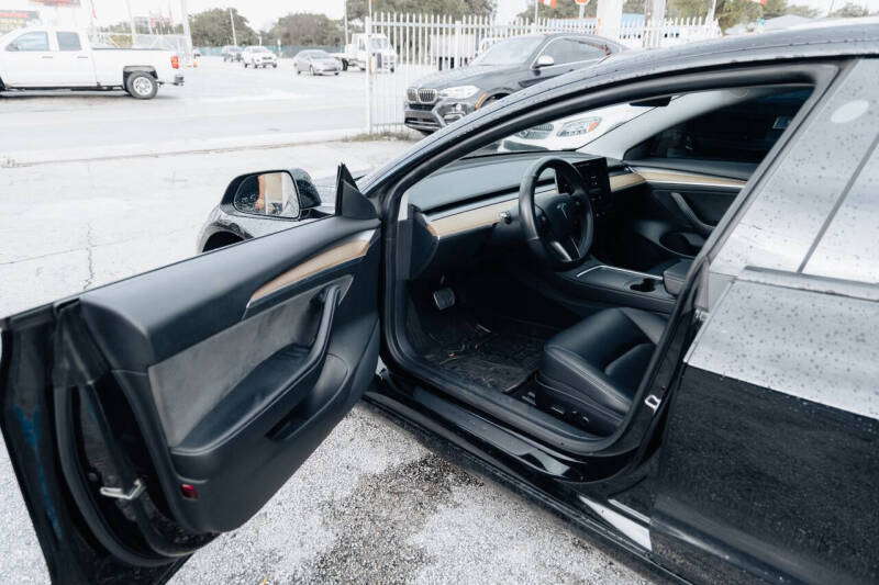 2021 Tesla Model 3 Standard Range Plus