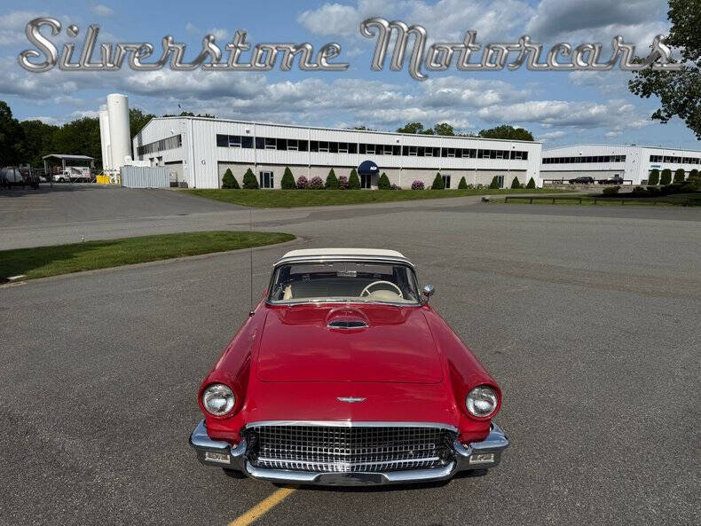 1957 Ford Thunderbird