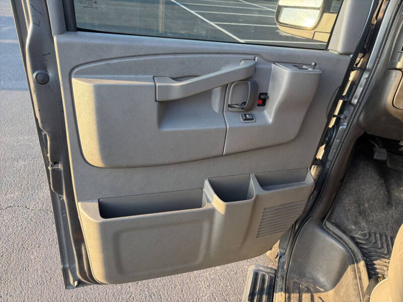 2016 Chevrolet Express LT 2500