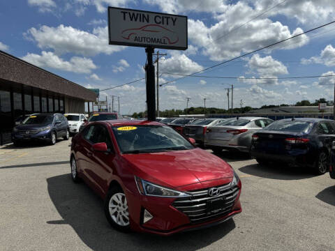 2019 Hyundai Elantra for sale at TWIN CITY AUTO MALL in Bloomington IL