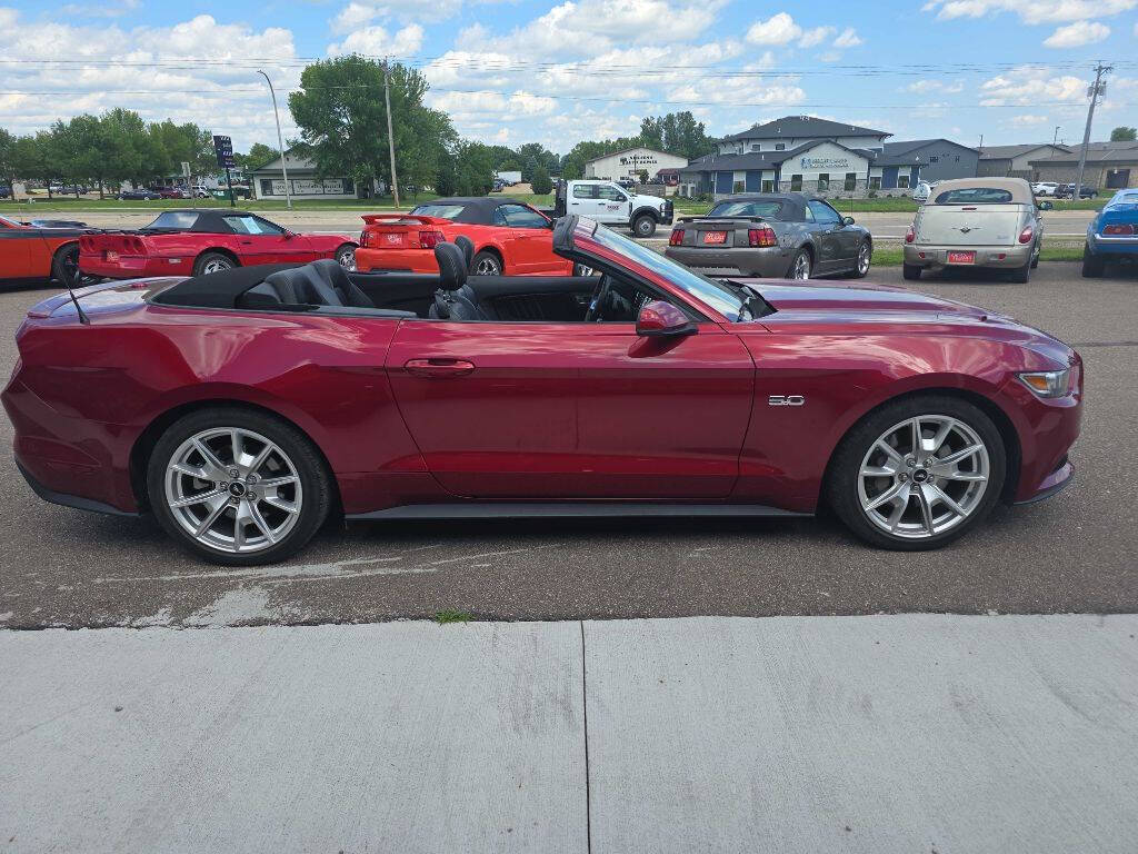 2015 Ford Mustang 24