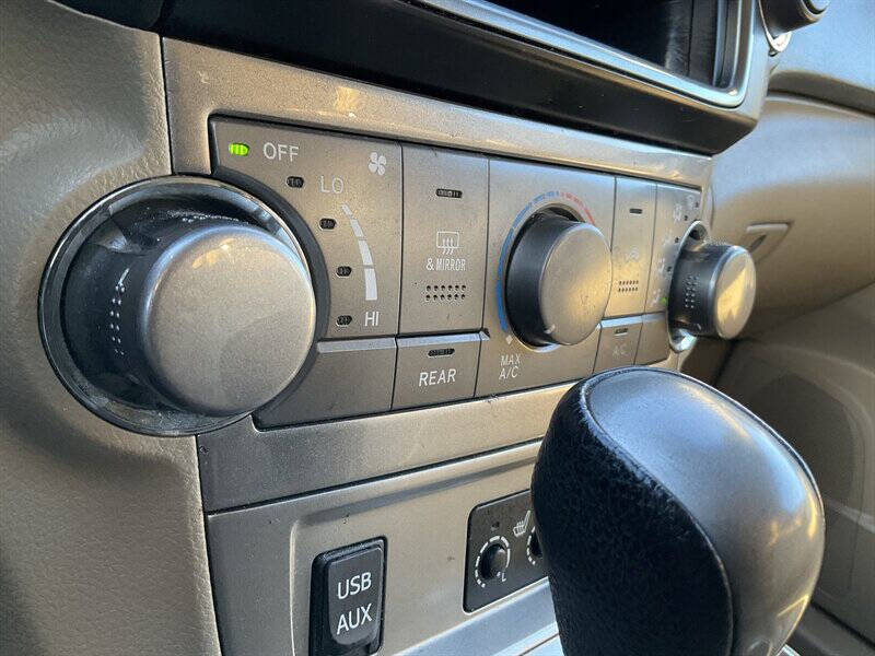 2013 Toyota Highlander SE